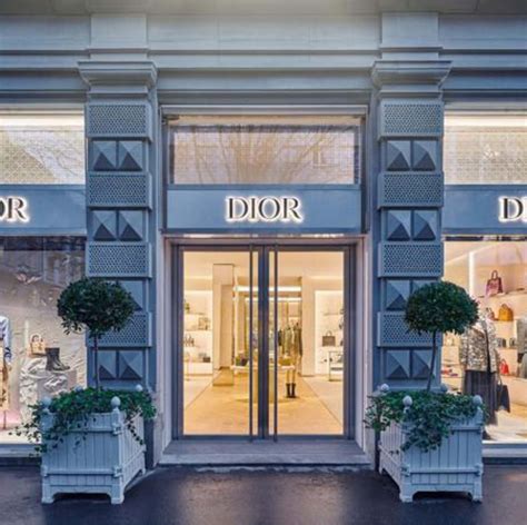 bilder von dior zurich|DIOR stores in Zurich .